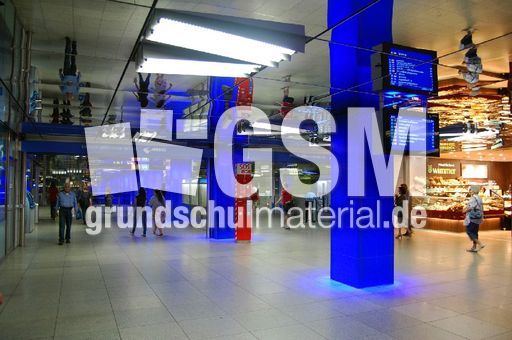 U-Bahn_Münchener Freiheit_4.JPG